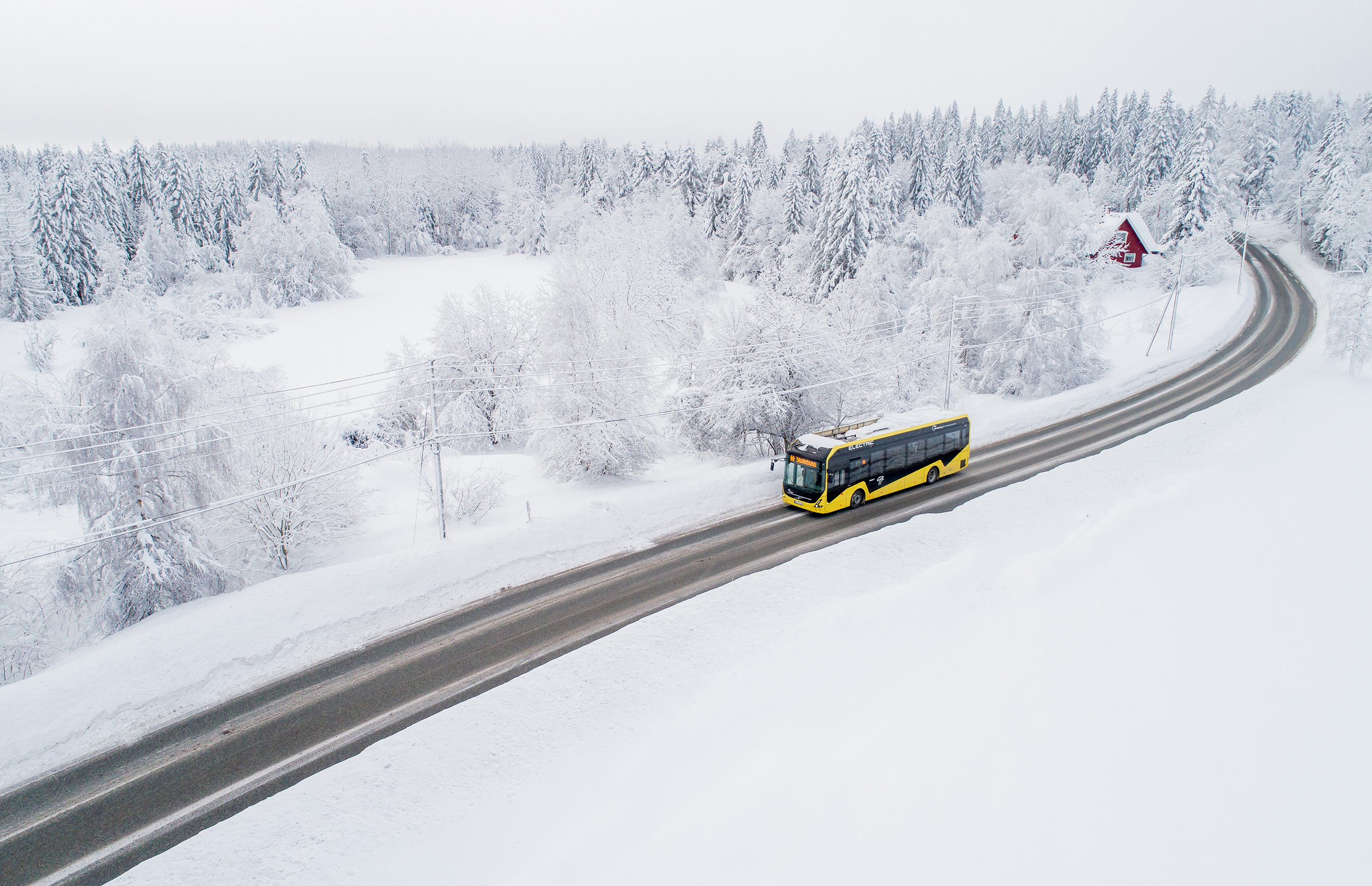 Buss_pa_vintervei_BRK_02292_Foto_Christian_Stelzl